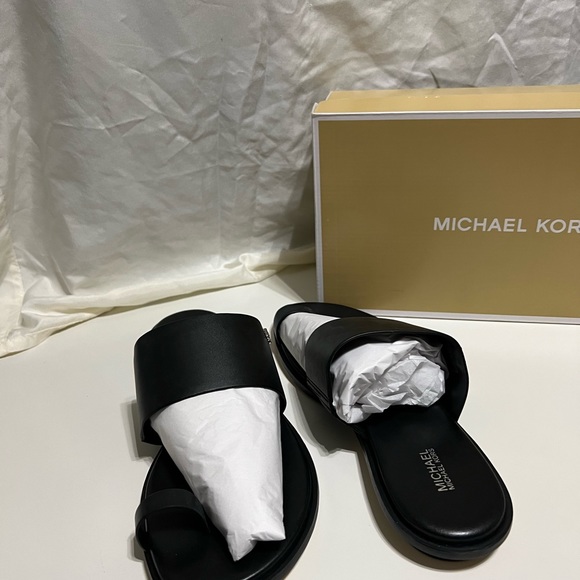 MICHAEL Michael Kors Women's August Toe Ring Slide Sandals Size 7 - Picture 10 of 14